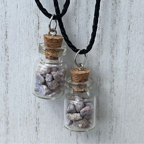 HANDāMINEDĀ LEPIDOLITEāCHIPāBOTTLEāCHARMāNECKLACE - Picture 7 of 16